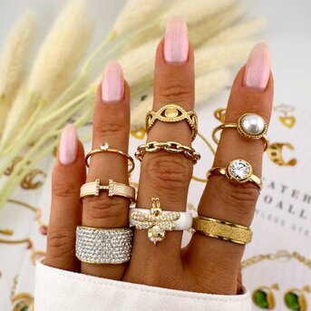 Ceramic Queen Bee Statement Ring - 18k Gold-Plated