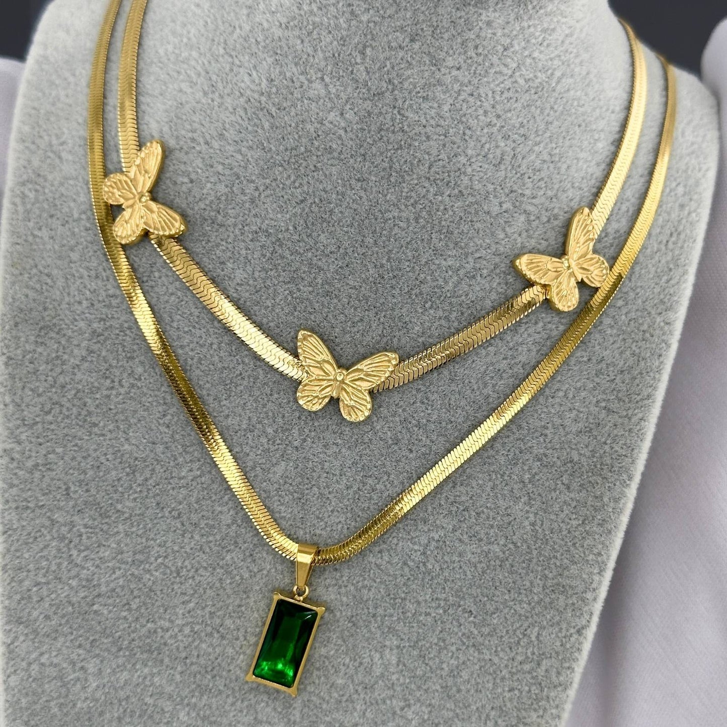 Verdant Majesty Pendant Necklace - 18k Gold-Plated